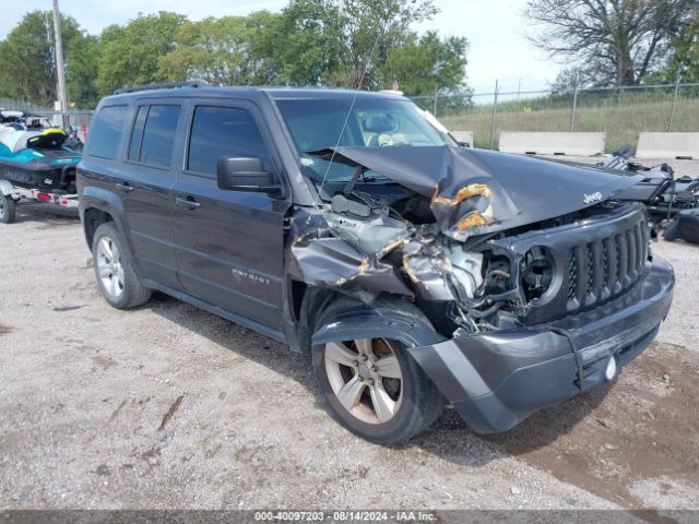 1C4NJPFB1GD732595 auction archive image