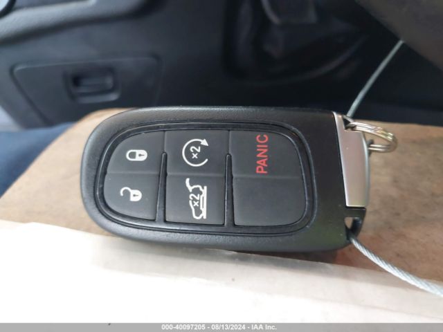1C4PJMCS1GW306809 Jeep Cherokee 75th Anniversary