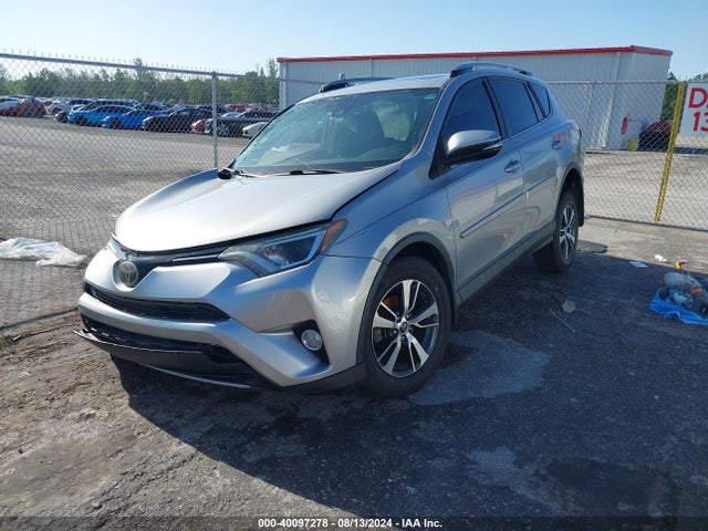 Toyota Rav4 Xle 2018 2T3WFREV1JW443241 Image 2