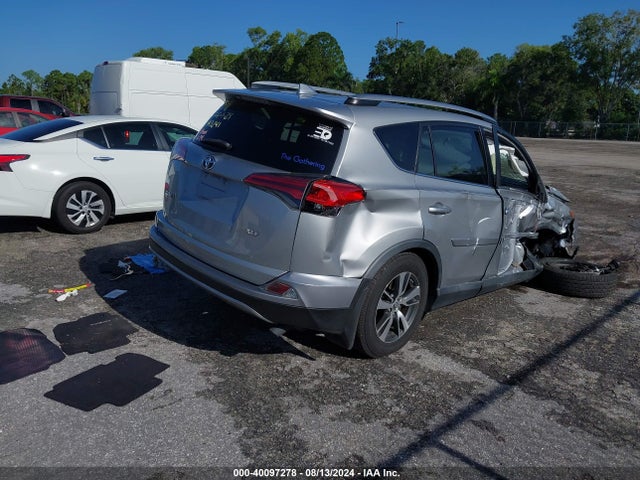 Toyota Rav4 Xle 2018 2T3WFREV1JW443241 Image 4