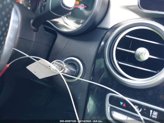 55SWF4JB9FU054910 Mercedes-Benz C 300 Luxury/sport