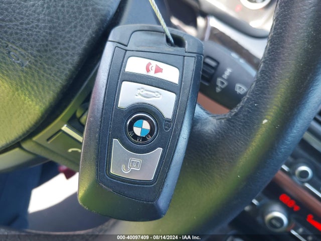 Продажа на аукционе авто 2013 Bmw 528i, vin: WBAXG5C53DD231226, номер лота: 40097409