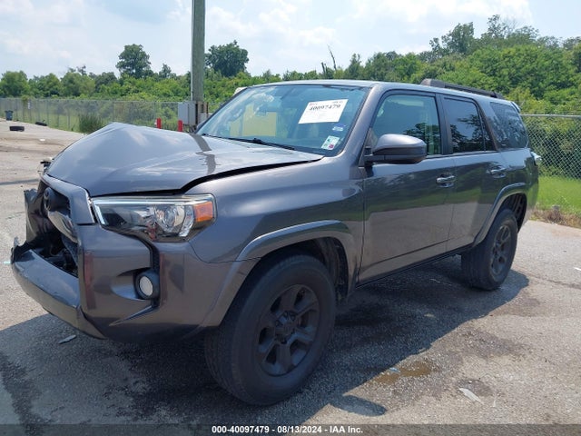 Toyota 4RUNNER SR5 2014 JTEZU5JR8E5071331 Image 2