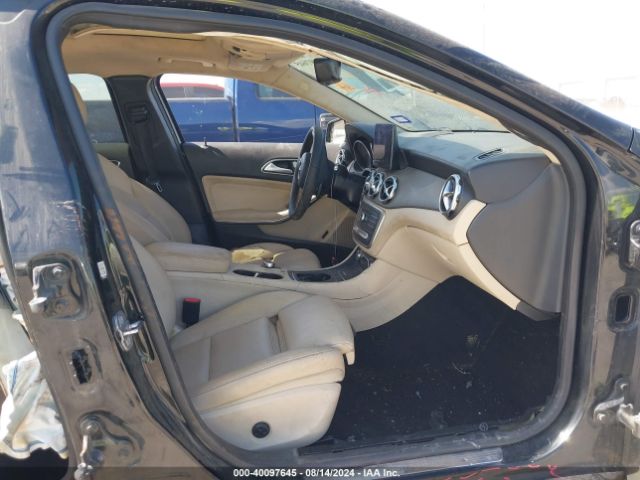 WDCTG4EB1JJ496605 Mercedes-Benz GLA 250