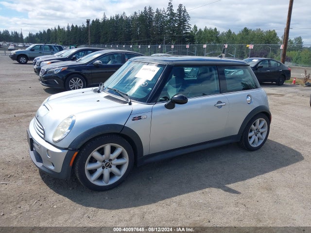 2005 MINI COOPER S WMWRE33415TD91335 Photo 1
