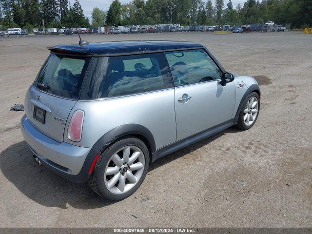 2005 MINI COOPER S WMWRE33415TD91335 Photo 3