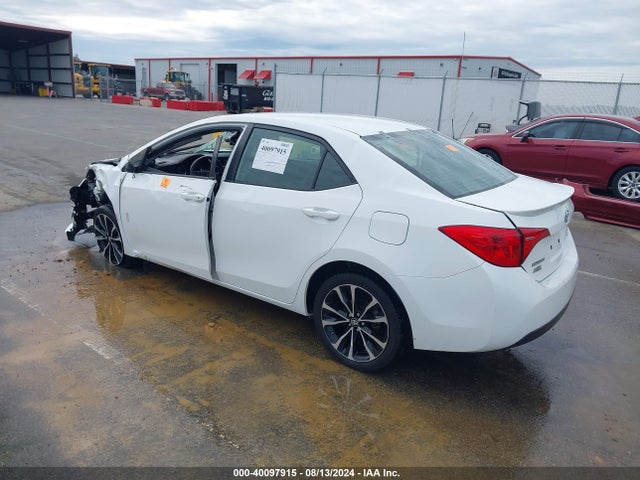 Toyota COROLLA SE 2017 5YFBURHE7HP614532 Image 3