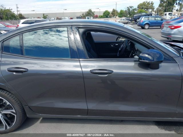 7JRL12TV5PG234487 Volvo S60 B5 Core Dark Theme