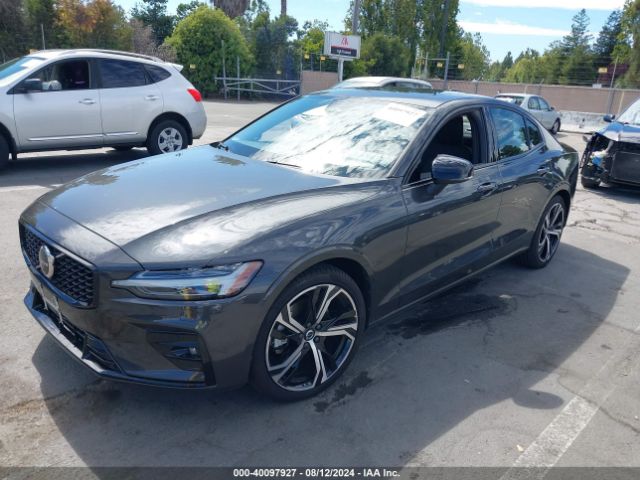 7JRL12TV5PG234487 Volvo S60 B5 Core Dark Theme