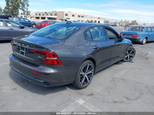 7JRL12TV5PG234487 Volvo S60 B5 Core Dark Theme