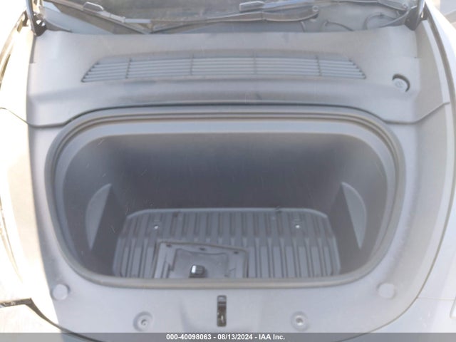 Tesla Model Y Long Range/rwd 2024 7SAYGDED6RF103975 Image 10