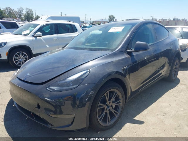 Tesla Model Y Long Range/rwd 2024 7SAYGDED6RF103975 Image 2