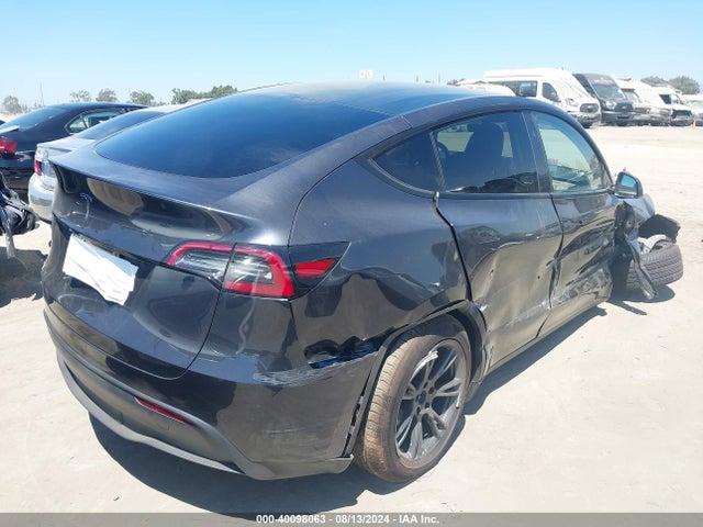 Tesla Model Y Long Range/rwd 2024 7SAYGDED6RF103975 Image 4