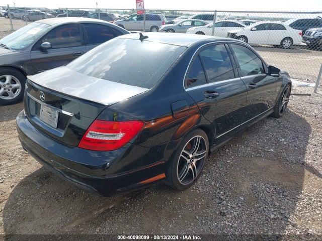 2012 Mercedes-benz C 250 Luxury/sport მანქანა იყიდება აუქციონზე, vin: WDDGF4HBXCR231939, აუქციონის ნომერი: 40098099