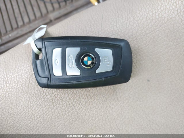 40098110 :رقم المزاد ، WBAFR1C59BC750864 vin ، 2011 Bmw 528i مزاد بيع