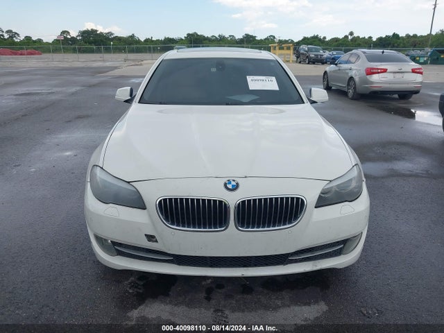 40098110 :رقم المزاد ، WBAFR1C59BC750864 vin ، 2011 Bmw 528i مزاد بيع