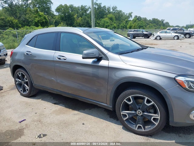 WDCTG4EB4JJ428542 Mercedes-Benz GLA 250