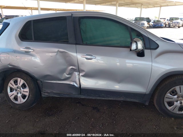 Chevrolet TRAX LS 2018 3GNCJKSB5JL348604 Image 13