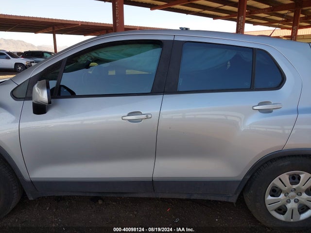 Chevrolet TRAX LS 2018 3GNCJKSB5JL348604 Image 14