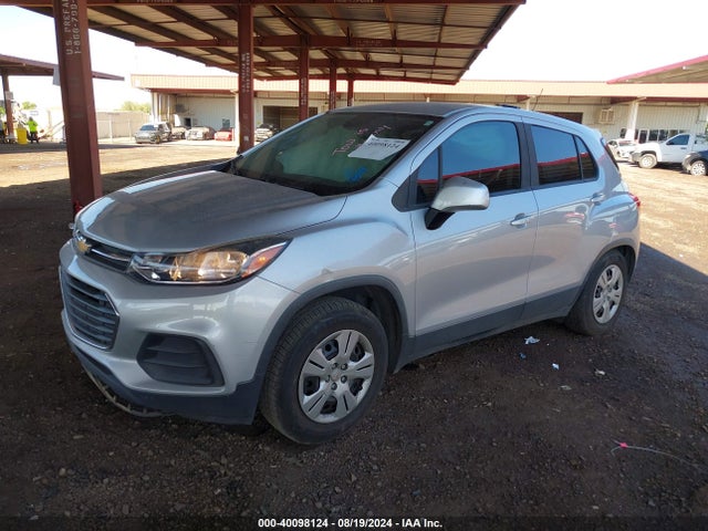 Chevrolet TRAX LS 2018 3GNCJKSB5JL348604 Image 2