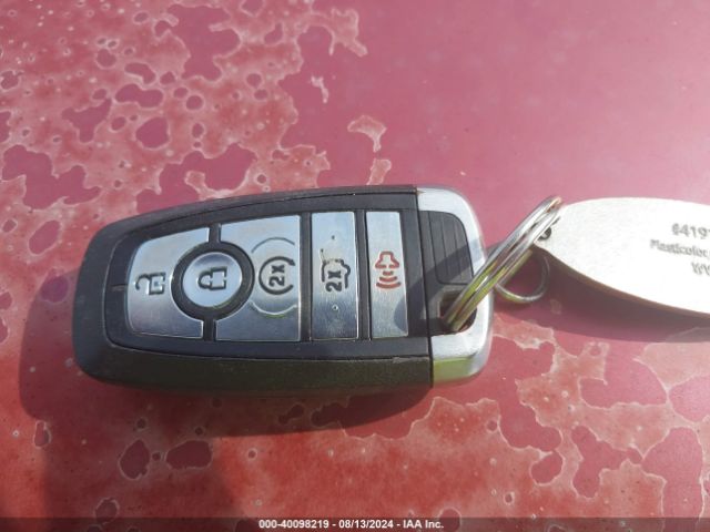 3FA6P0HD8HR250200 Ford FUSION SE