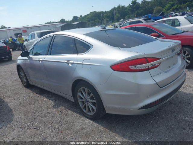 3FA6P0HD8HR250200 Ford FUSION SE