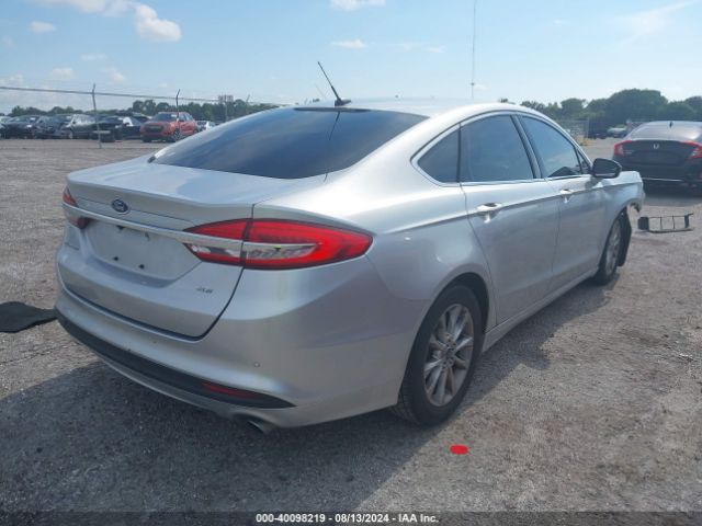 3FA6P0HD8HR250200 Ford FUSION SE