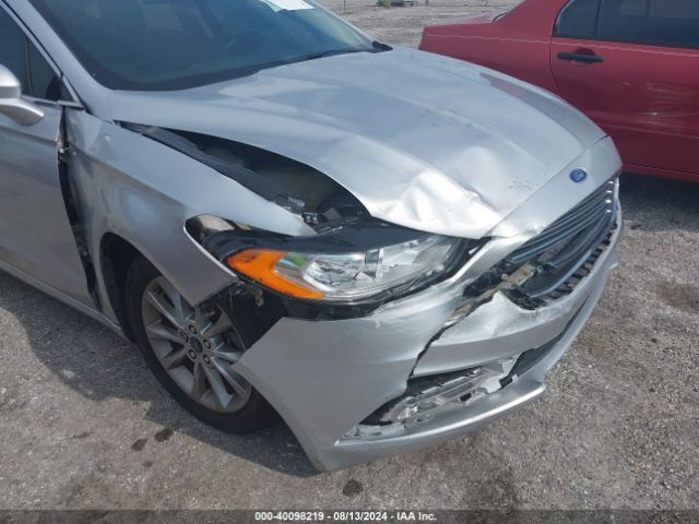 3FA6P0HD8HR250200 Ford FUSION SE