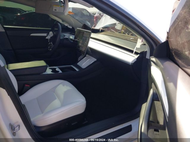 2022 TESLA MODEL 3 5YJ3E1EB7NF136438 Photo 4