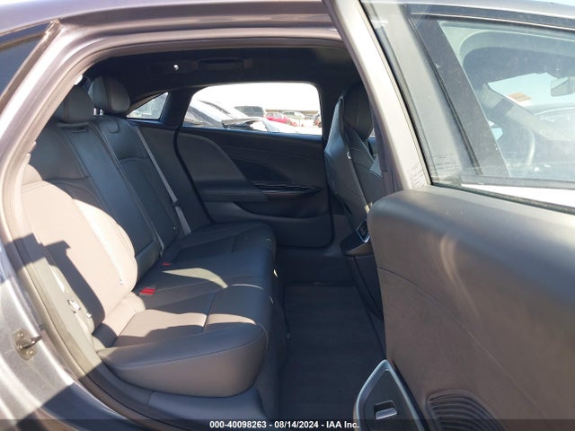 Lucid Air Pure 2023 50EA1PFA3PA009575 Image 8