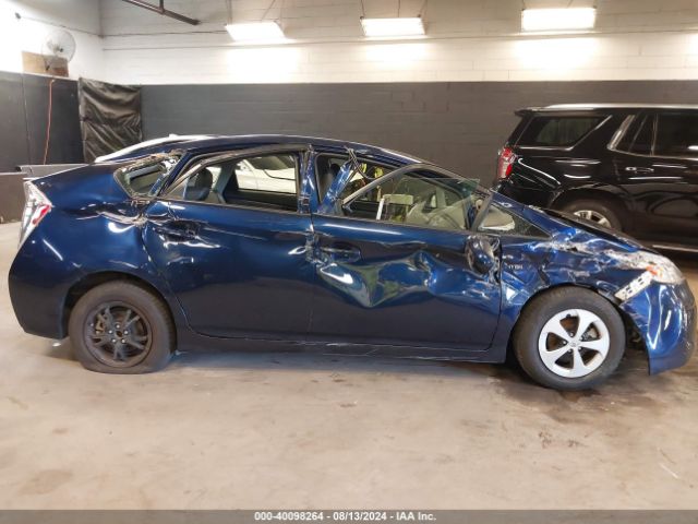 JTDKN3DU6F1881475 Toyota Prius Four