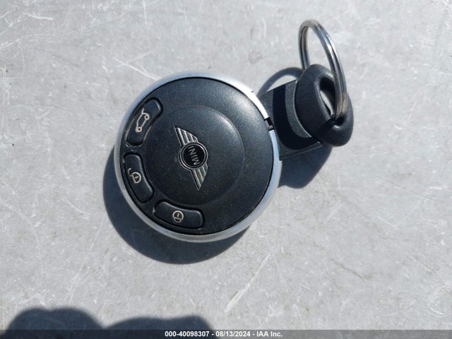 2007 MINI COOPER WMWMF33537TT51063 Photo 10