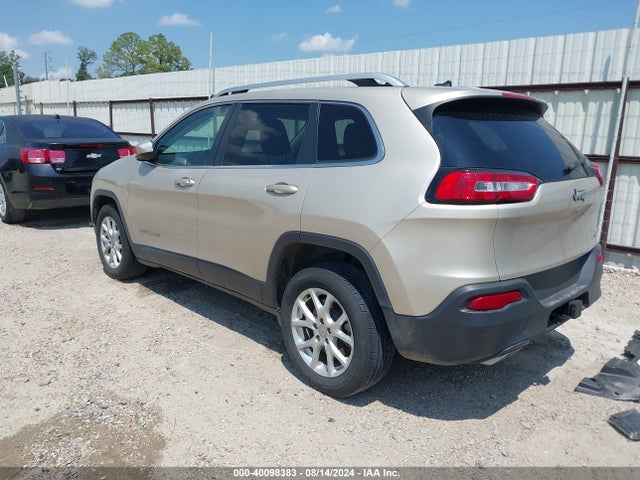 1C4PJLCS3FW711854 Jeep Cherokee Latitude