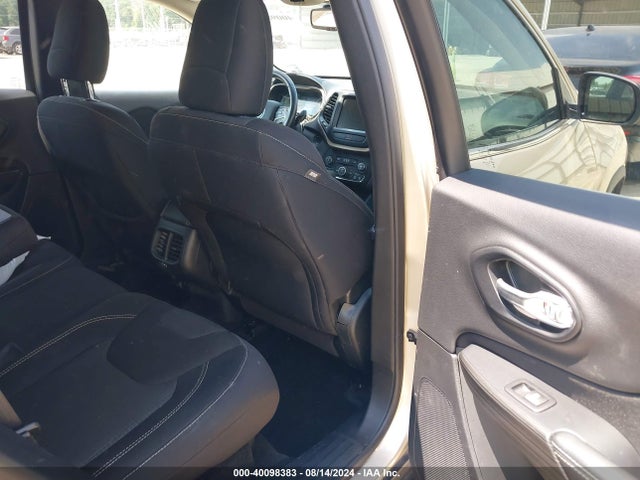 1C4PJLCS3FW711854 Jeep Cherokee Latitude