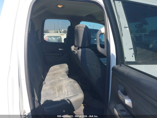 1C6SRFCT0KN601672 RAM 1500 Tradesman Quad Cab 4x4 6'4 Box