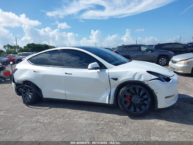 7SAYGDEFXNF505686 Tesla Model Y Performance Dual Motor All-wheel Drive