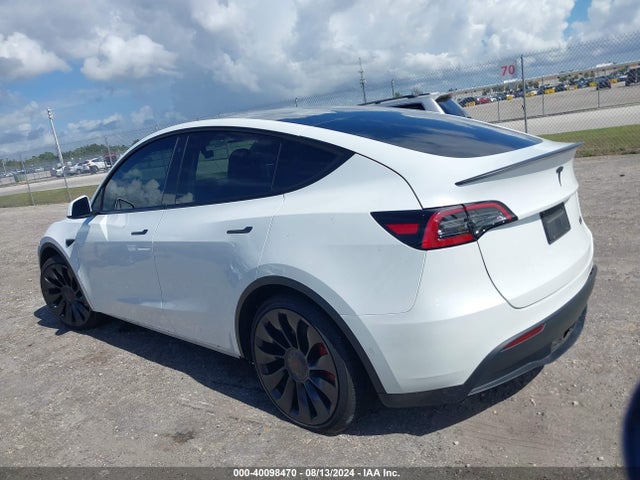 7SAYGDEFXNF505686 Tesla Model Y Performance Dual Motor All-wheel Drive