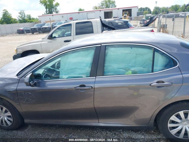 4T1B31HK5JU001095 Toyota Camry Hybrid Le