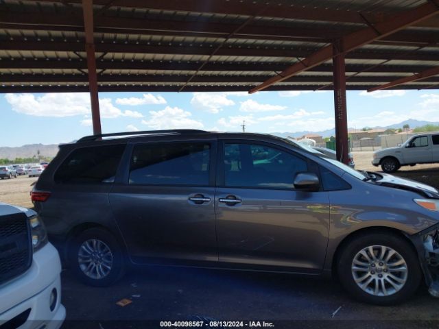 5TDYK3DC5GS746213 Toyota Sienna Xle 8 Passenger