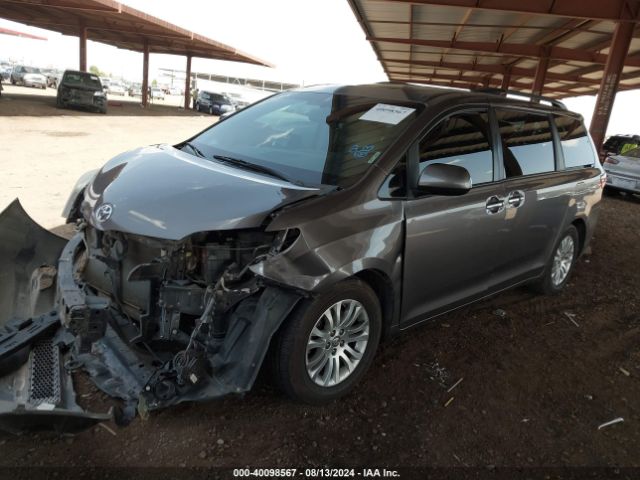 5TDYK3DC5GS746213 Toyota Sienna Xle 8 Passenger