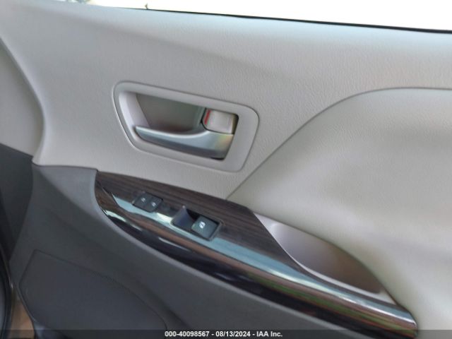 5TDYK3DC5GS746213 Toyota Sienna Xle 8 Passenger