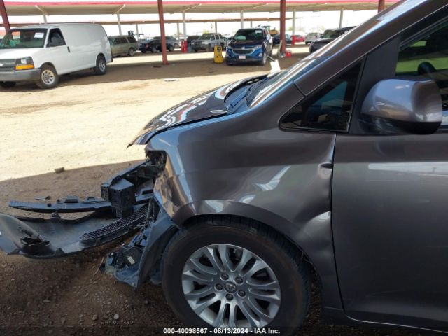 5TDYK3DC5GS746213 Toyota Sienna Xle 8 Passenger