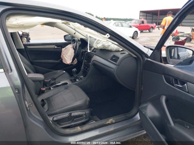 1VWBS7A3XEC096422 Volkswagen Passat 1.8t Se