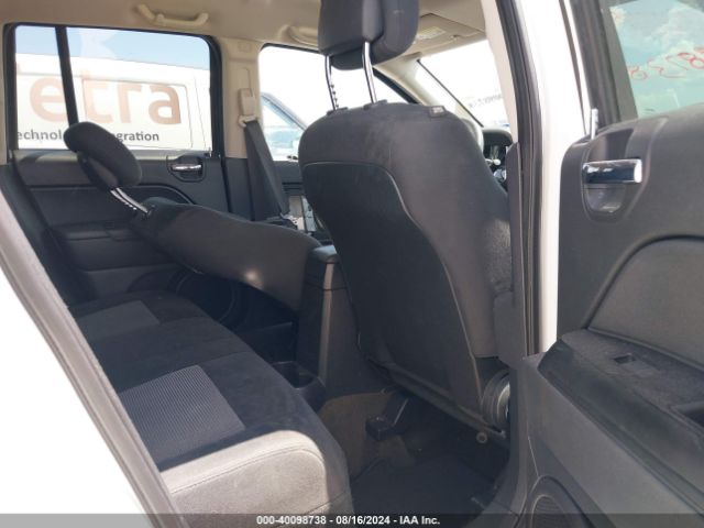 1C4NJDBB6GD718681 Jeep Compass Sport