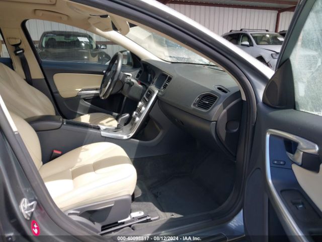 YV126MFL2H2423656 Volvo S60 T5 Dynamic
