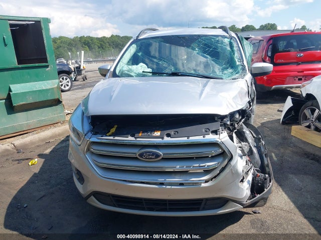 Ford ESCAPE SE 2018 1FMCU0GD8JUB15896 Image 11