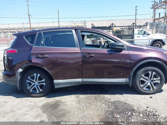 Toyota RAV4 LE 2018 2T3ZFREVXJW517575 Image 13