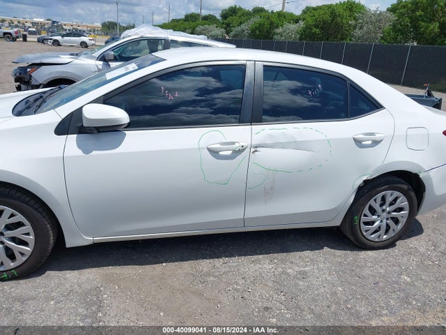 Toyota COROLLA LE 2018 5YFBURHE3JP850682 Image 6