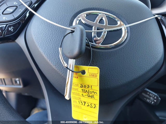 Toyota C-HR LE 2021 NMTKHMBX2MR137252 Image 11