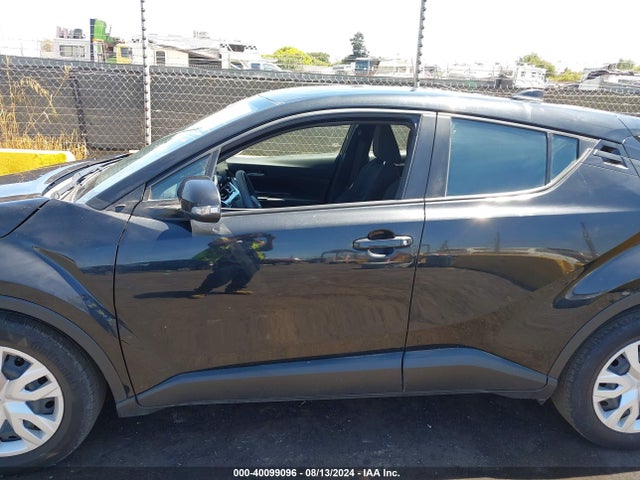 Toyota C-HR LE 2021 NMTKHMBX2MR137252 Image 14